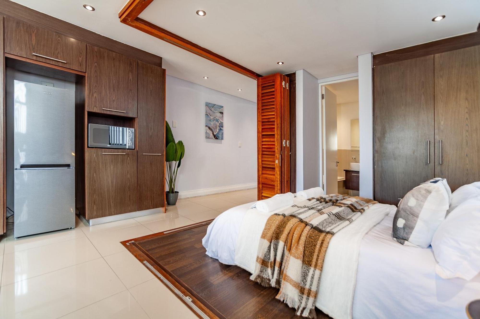 Modern Beachfront Studio- 133 Eden On The Bay *