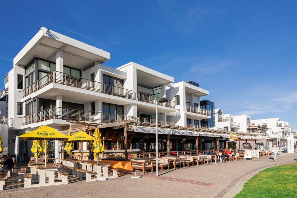 Modern Beachfront Studio- 133 Eden On The Bay *